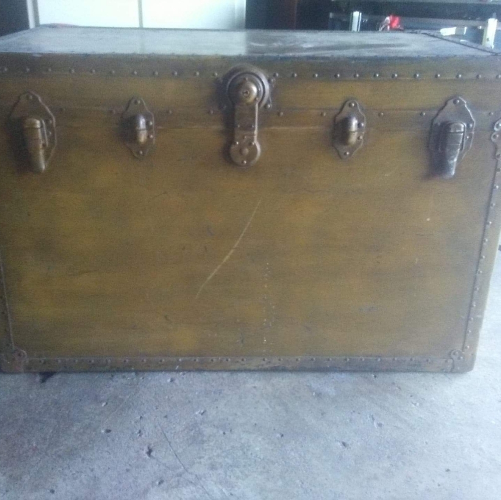 Big Vintage steamer chest